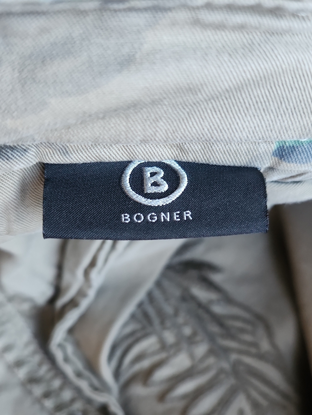 Bogner Tan Neutral Floral Embroidered Boyfriend Ankle Jeans Size EU 38/US 8 - Picture 10 of 16